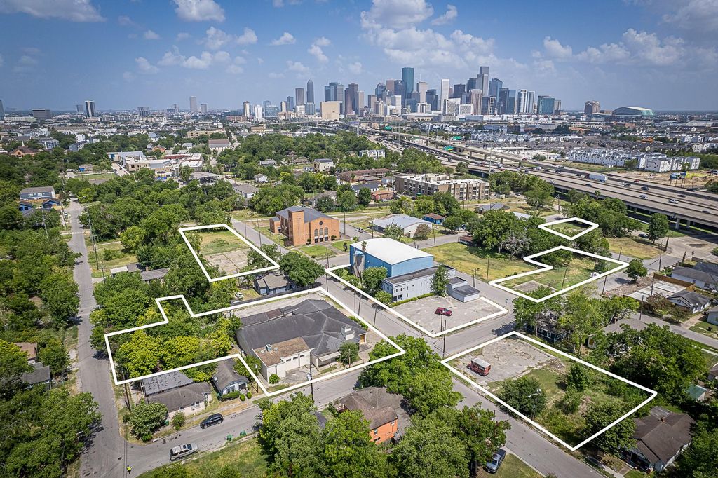 3229 Hadley St Street, Houston, TX 77004