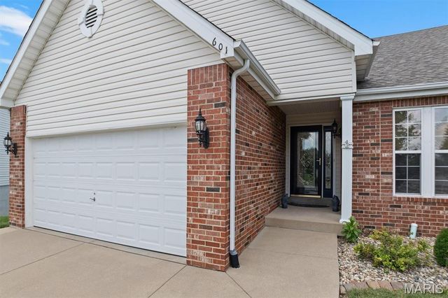 601 Ember Crest Drive, Fairview Heights, IL 62208