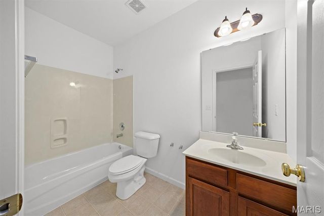601 Ember Crest Drive, Fairview Heights, IL 62208