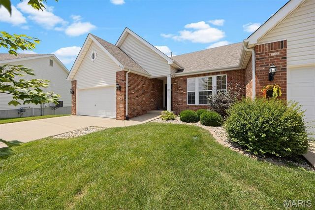 601 Ember Crest Drive, Fairview Heights, IL 62208