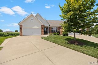 601 Ember Crest Drive, Fairview Heights, IL 62208