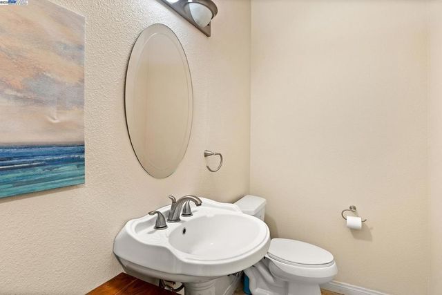 2048 Woodland Dr, Pine Mountain Club, CA 93222