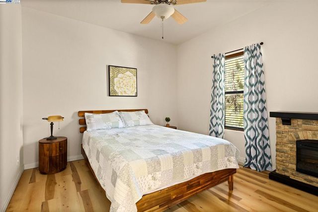 2048 Woodland Dr, Pine Mountain Club, CA 93222