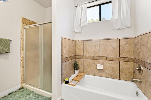 2048 Woodland Dr, Pine Mountain Club, CA 93222