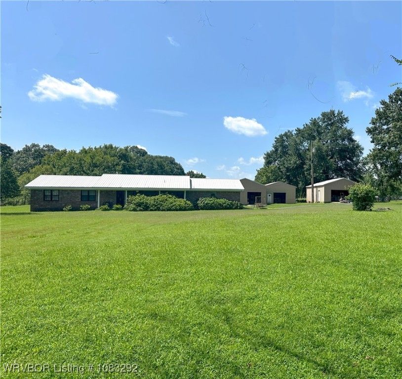 1304 E Mckenzie Avenue, Pocola, OK 74902