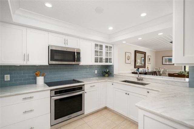 1776 Mooringline Drive 204, Vero Beach, FL 32963