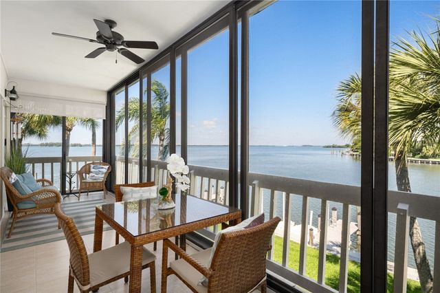 1776 Mooringline Drive 204, Vero Beach, FL 32963