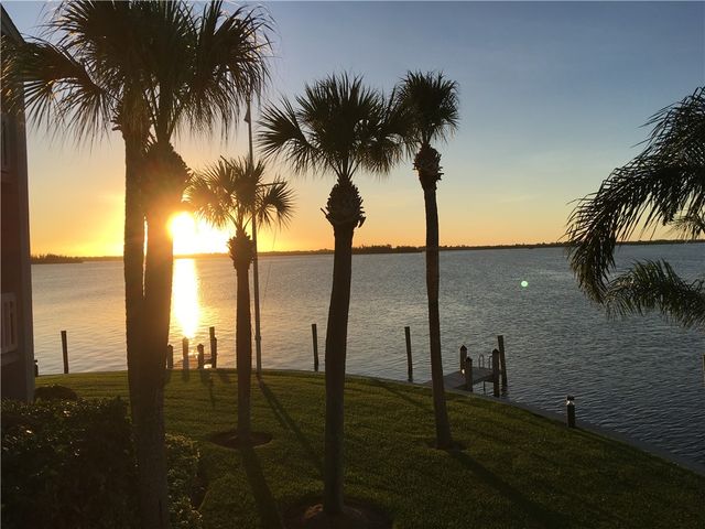 1776 Mooringline Drive 204, Vero Beach, FL 32963