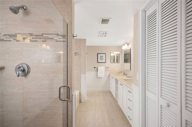 1776 Mooringline Drive 204, Vero Beach, FL 32963