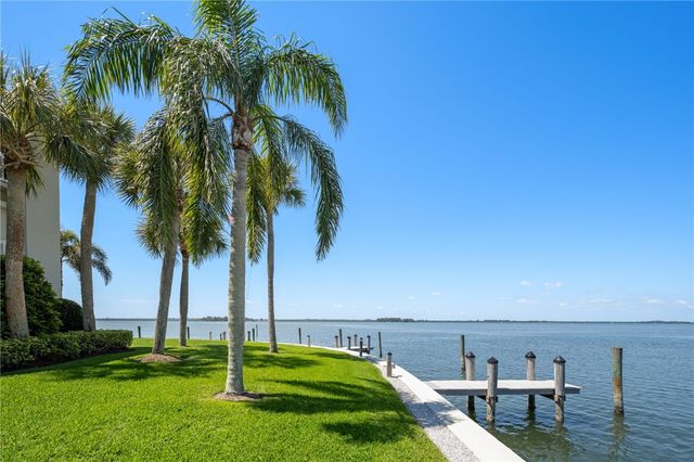 1776 Mooringline Drive 204, Vero Beach, FL 32963