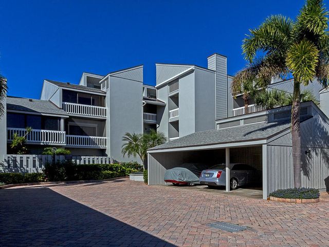 1776 Mooringline Drive 204, Vero Beach, FL 32963