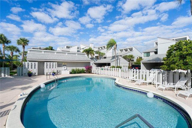 1776 Mooringline Drive 204, Vero Beach, FL 32963