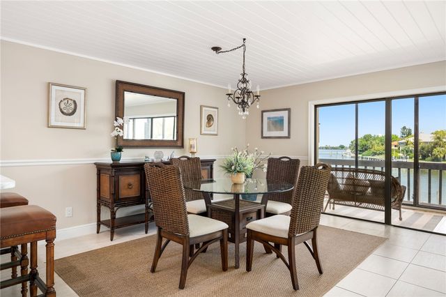 1776 Mooringline Drive 204, Vero Beach, FL 32963