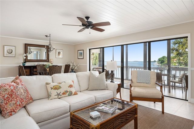 1776 Mooringline Drive 204, Vero Beach, FL 32963