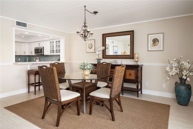 1776 Mooringline Drive 204, Vero Beach, FL 32963