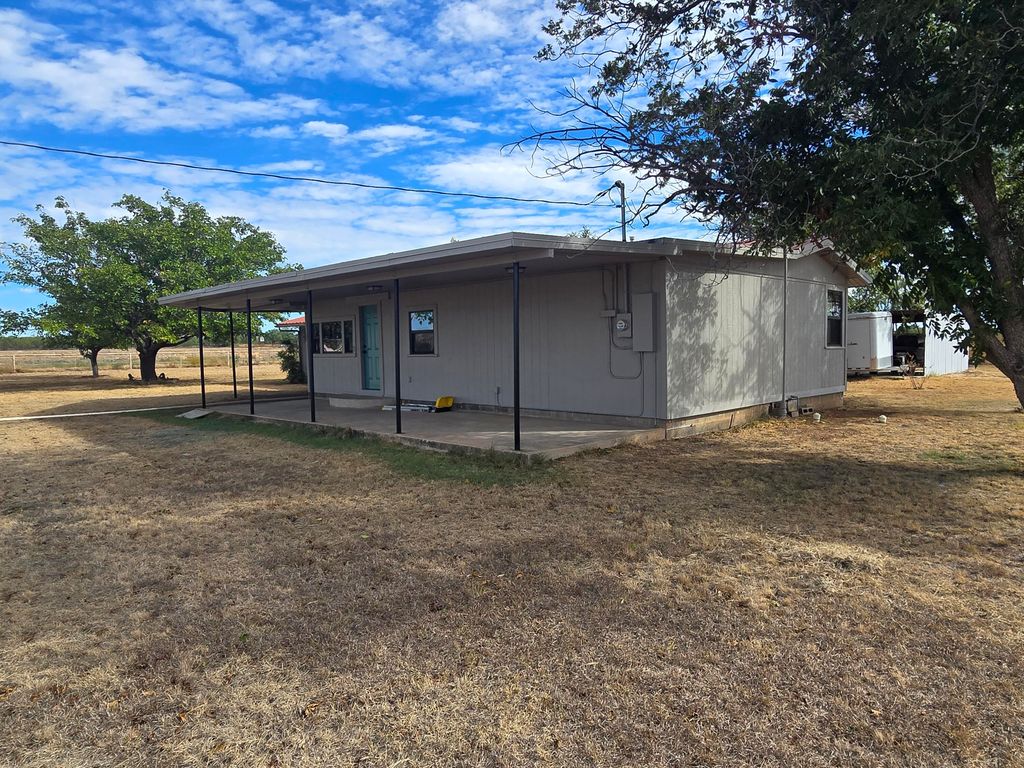 Image 3 of property listing at 8205 Grape Creek Road, San Angelo, TX 76901