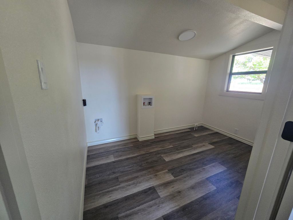 Image 8 of property listing at 8205 Grape Creek Road, San Angelo, TX 76901