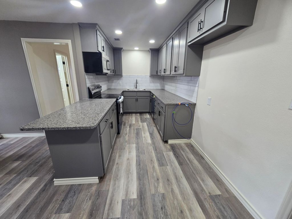 Image 9 of property listing at 8205 Grape Creek Road, San Angelo, TX 76901