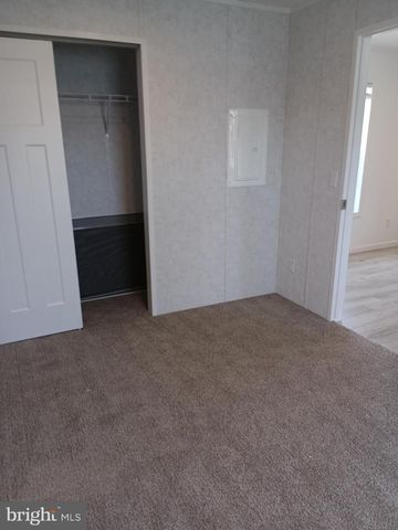 1405 Farrell Ave Trlr 237, Cherry Hill, NJ 08002