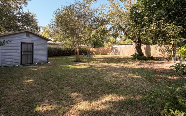 2703 Holly Street, Waller, TX 77484