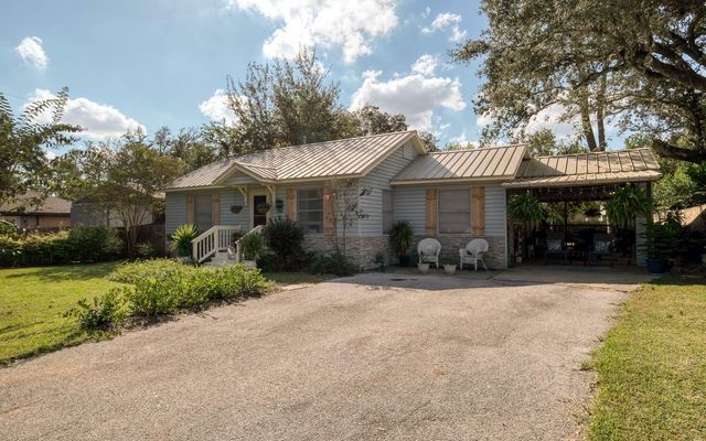2703 Holly Street, Waller, TX 77484