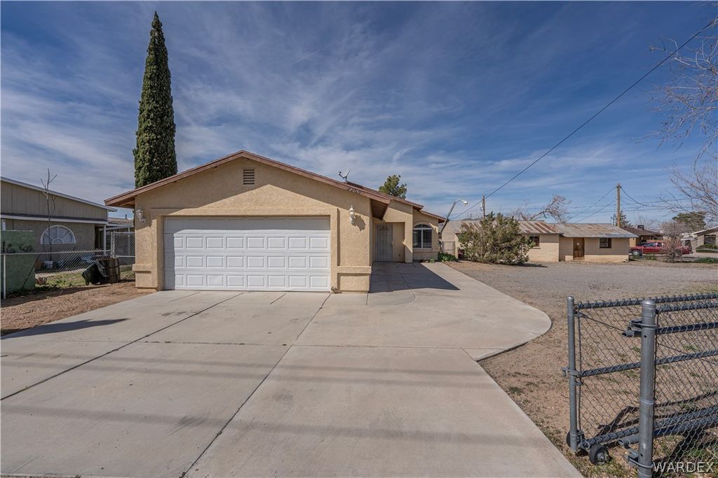 2263 Kingman Avenue, Kingman, AZ 86401