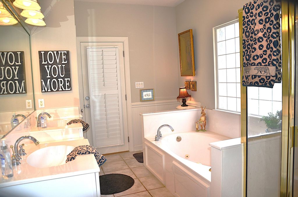 Image 15 of property listing at 124 Tuscany Drive, Destin, FL 32541