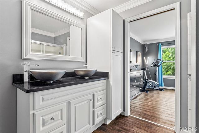 605 Pine Ridge Trails Court B, Ballwin, MO 63021
