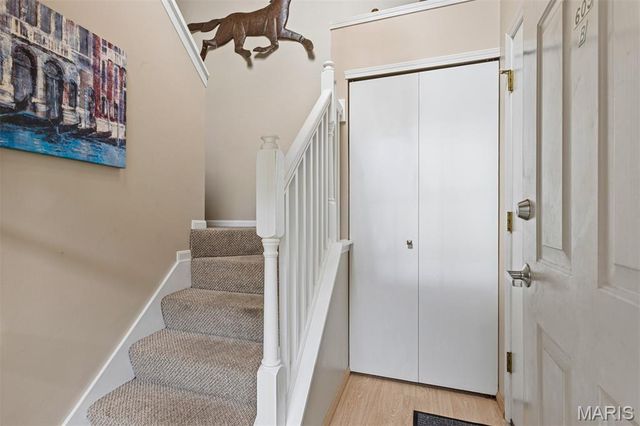 605 Pine Ridge Trails Court B, Ballwin, MO 63021