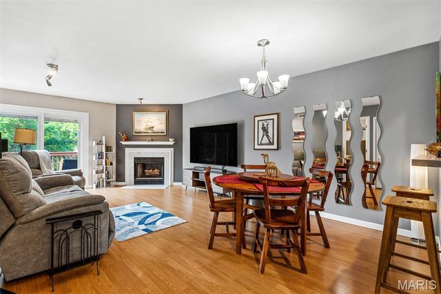 605 Pine Ridge Trails Court B, Ballwin, MO 63021