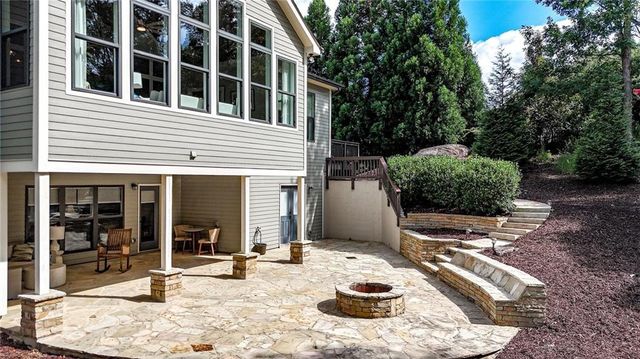 303 Trappers Bluff, Waleska, GA 30183