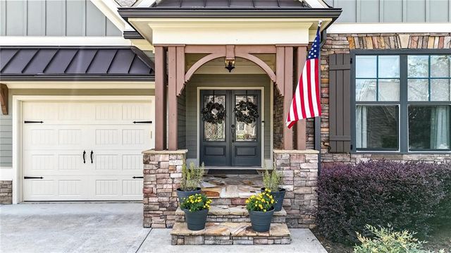 303 Trappers Bluff, Waleska, GA 30183