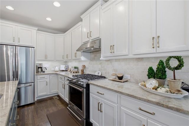 303 Trappers Bluff, Waleska, GA 30183