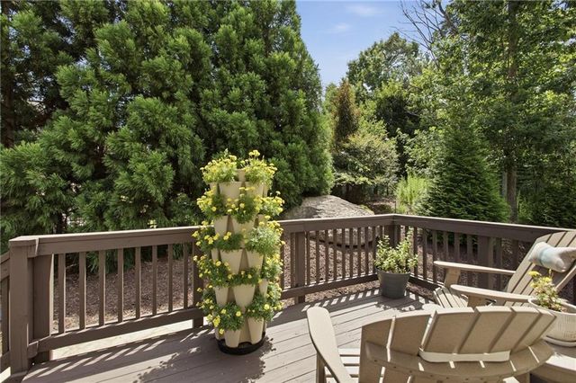 303 Trappers Bluff, Waleska, GA 30183
