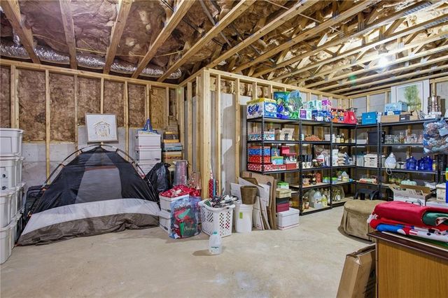 303 Trappers Bluff, Waleska, GA 30183