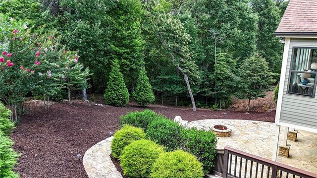 303 Trappers Bluff, Waleska, GA 30183