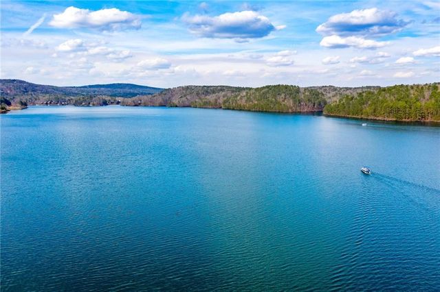 303 Trappers Bluff, Waleska, GA 30183