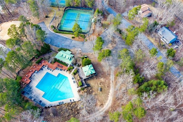 303 Trappers Bluff, Waleska, GA 30183