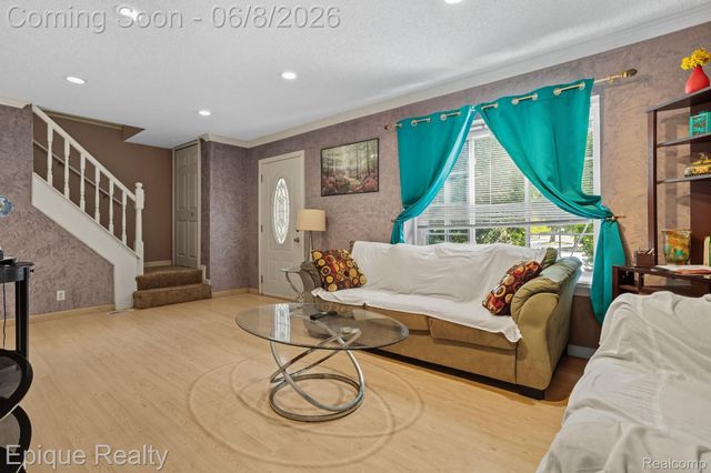 2263 Camilla Drive, Troy, MI 48083
