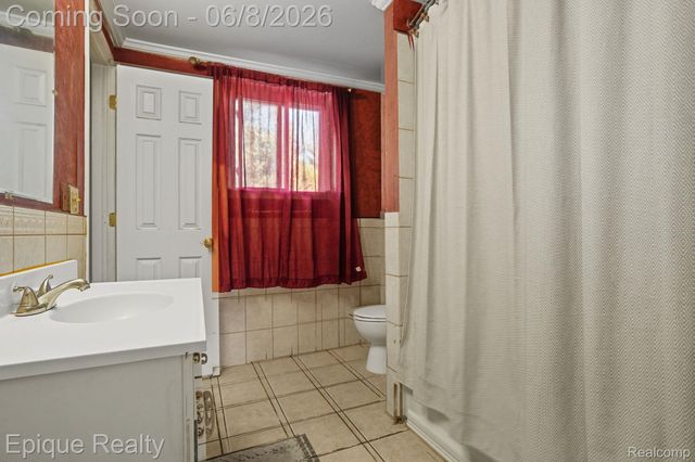 2263 Camilla Drive, Troy, MI 48083