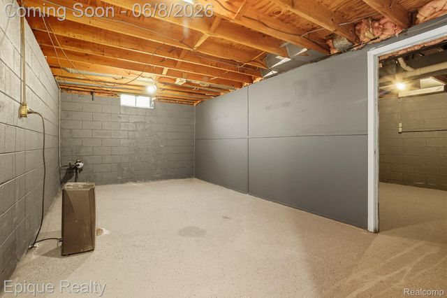 2263 Camilla Drive, Troy, MI 48083