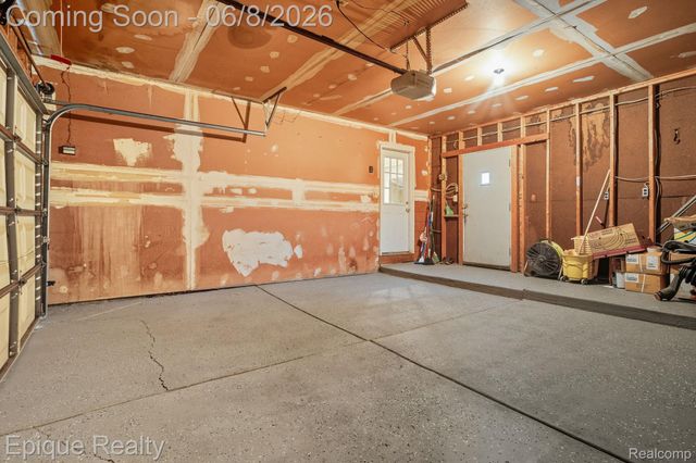 2263 Camilla Drive, Troy, MI 48083