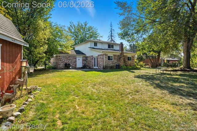 2263 Camilla Drive, Troy, MI 48083