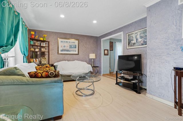 2263 Camilla Drive, Troy, MI 48083