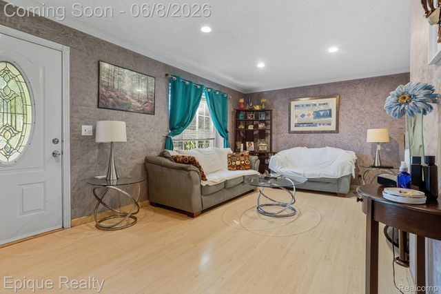 2263 Camilla Drive, Troy, MI 48083