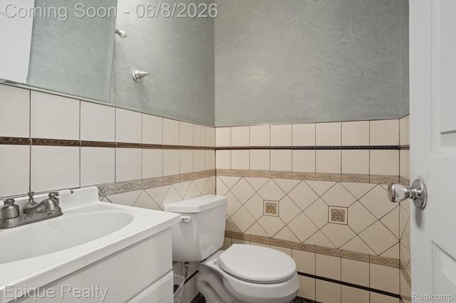 2263 Camilla Drive, Troy, MI 48083