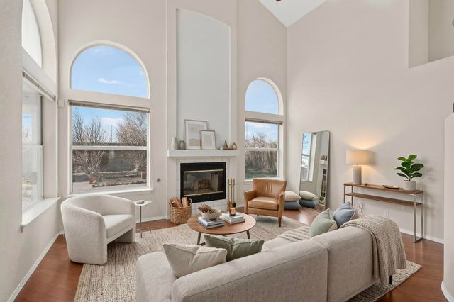 6605 Mesa Mariposa Place NW, Albuquerque, NM 87120