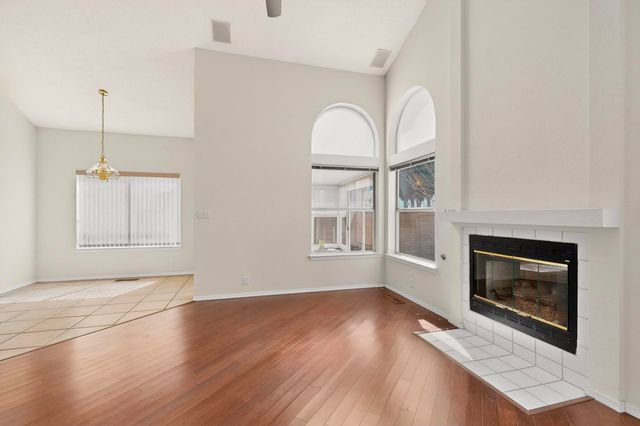 6605 Mesa Mariposa Place NW, Albuquerque, NM 87120