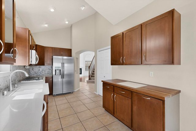 6605 Mesa Mariposa Place NW, Albuquerque, NM 87120