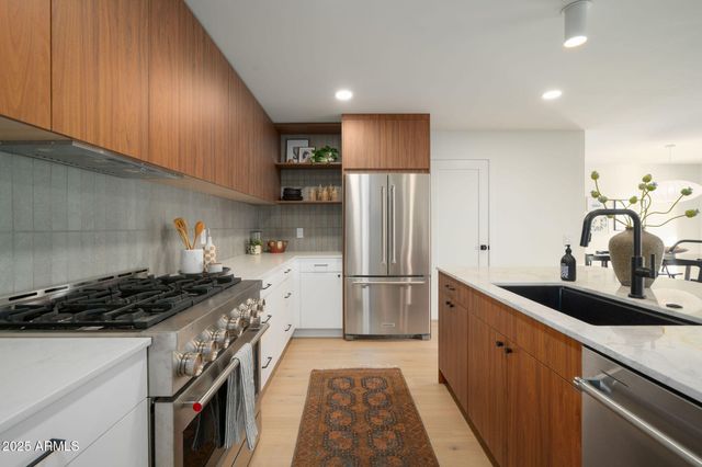 2225 E Belmont Avenue, Phoenix, AZ 85020